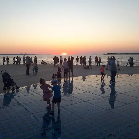 アパート Homey ザダル